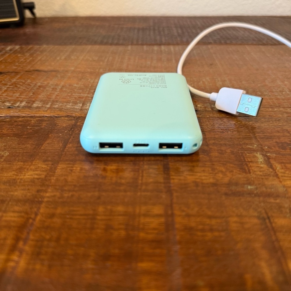⛱️Mint Aqua 5000mAh Portable Charger Power Bank